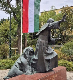 Apor Vilmos emlékműve