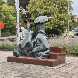 Apor Vilmos emlékműve Budapest - Külső kép