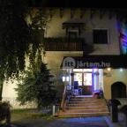 Ara Étterem Mór - Külső kép