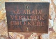 Aradi vértanúk emlékműve Jászladány