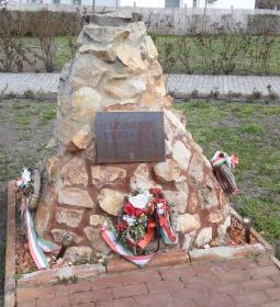 Aradi vértanúk emlékműve