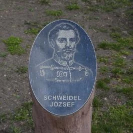 Aradi vértanúk emlékműve Jászladány - Egyéb