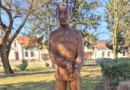 Aradi vértanúk szobrai Jánosháza