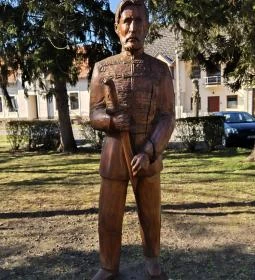 Aradi vértanúk szobrai