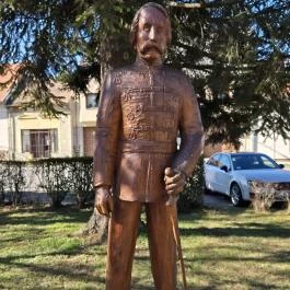 Aradi vértanúk szobrai Jánosháza - Külső kép