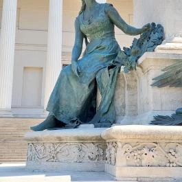 Arany János szobor Budapest - Külső kép