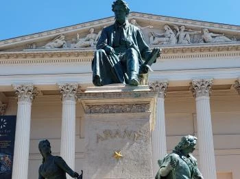 Arany János szobor Budapest