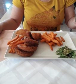 Arany Kakas Fogadó étterme