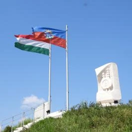 Aranybulla-emlékmű, Székesfehérvár - Külső kép