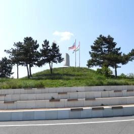 Aranybulla-emlékmű, Székesfehérvár - Külső kép