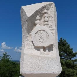 Aranybulla-emlékmű, Székesfehérvár - Egyéb