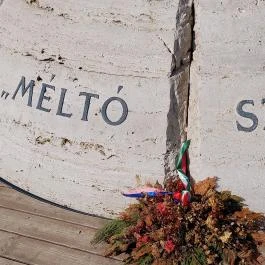 Aranybulla-emlékmű, Székesfehérvár - Egyéb