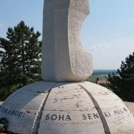 Aranybulla-emlékmű, Székesfehérvár - Egyéb