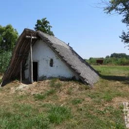 Aranyponty Halászati Múzeum, Sáregres - Külső kép
