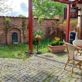 Aredo Étterem & Kávézó Aszód - Belső