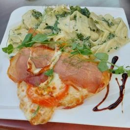 Aredo Étterem & Kávézó Aszód - Étel/ital