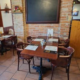 Aredo Étterem & Kávézó Aszód - Belső