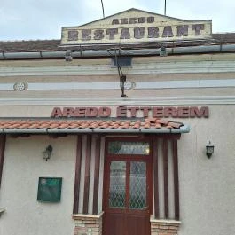 Aredo Étterem & Kávézó Aszód - Külső kép