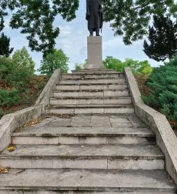 Árpád fejedelem szobra