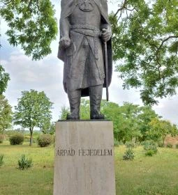 Árpád fejedelem szobra
