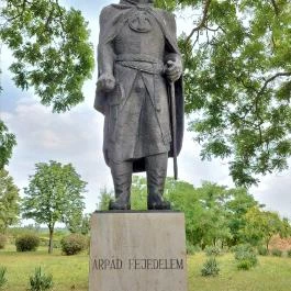 Árpád fejedelem szobra Tiszaalpár - Egyéb