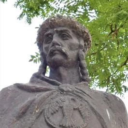 Árpád fejedelem szobra Tiszaalpár - Egyéb