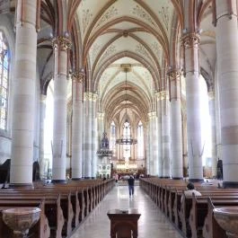 Árpád-házi Szent Erzsébet-plébániatemplom Budapest - Belső