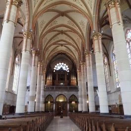 Árpád-házi Szent Erzsébet-plébániatemplom Budapest - Belső