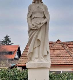 Árpád-házi Szent Erzsébet-szobor