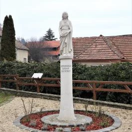 Árpád-házi Szent Erzsébet-szobor Nagymaros - Külső kép