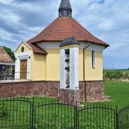 Árpád-házi Szent Kinga Templom, Küngös - Külső kép