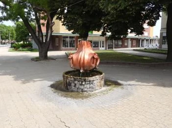 Artézi kút Mezőkövesd