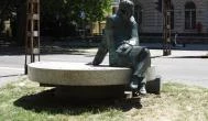 Arthur Koestler szobra Budapest - Külső kép