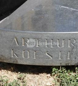 Arthur Koestler szobra