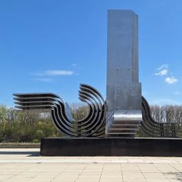 Árvízi emlékmű Szeged - Külső kép