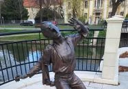 Ásító inas Békéscsaba