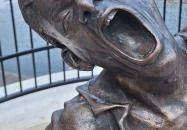 Ásító inas Békéscsaba