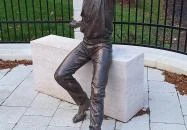 Ásító inas Békéscsaba