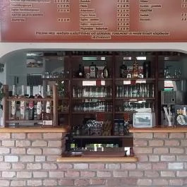 Autós Pihenő Gyulakeszi - Belső