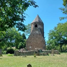 Avasi templomrom Szigliget - Külső kép