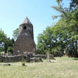 Avasi templomrom Szigliget - Külső kép