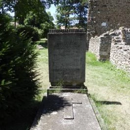 Avasi templomrom Szigliget - Külső kép