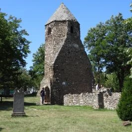 Avasi templomrom Szigliget - Külső kép