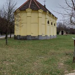 Avilai Szent Teréz templom Gánt - Külső kép