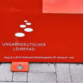 B betű - Egy öngyilkos szerelmes pár története Bátaszék - Egyéb