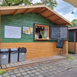 B2 büfé Esztergom - Külső kép