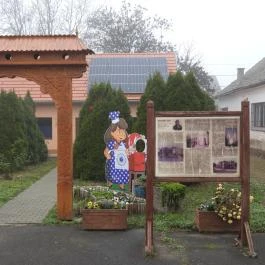 Babakiállítás Geresdlak - Külső kép