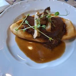 Babérliget Kúria, Polány - Vendéglátás