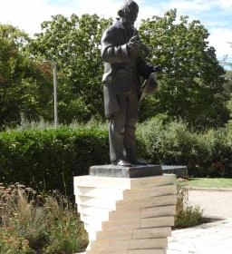 Babits Mihály szobra