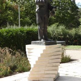 Babits Mihály szobra Budapest - Külső kép